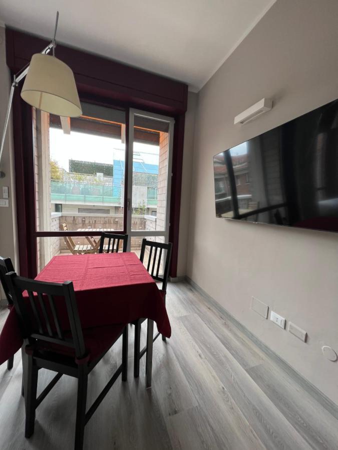 Splendido Appartamento Vicino Alla Metro Turín Exterior foto